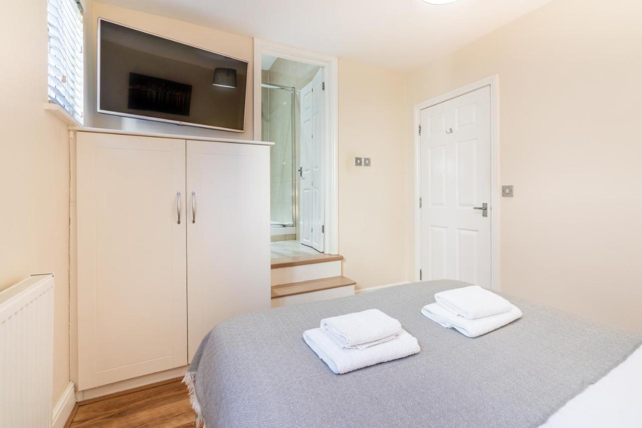 One Bedroom Flat In Bush Hill Park Enfield Kültér fotó